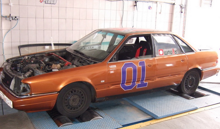 Audi200.jpg